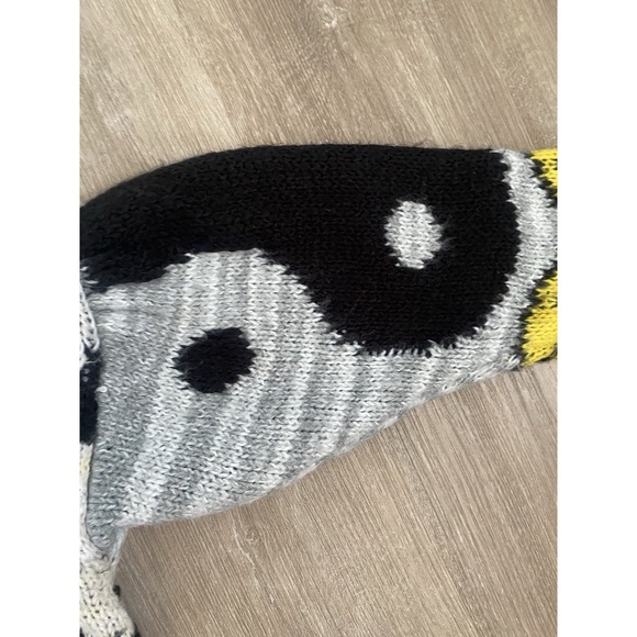 UO Lennon Jacquard Cropped Sweater S Smiley Skull Yin Streetwear Urban Outfitter - Picture 7 of 9